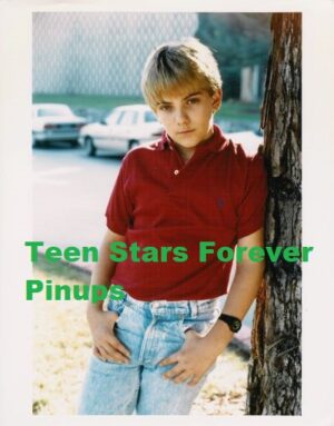 Jeremy Miller 4×6 or 8×10 Photo vintage picture celebrity pix 90’s teen idols modeling jeans red shirt tree young boy Growing Pains