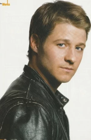 Benjamin McKenzie teen magazine pinup clipping The OC leather jacket Japan PIX