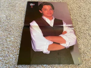 Elijah Wood Jonathan Brandis teen poster clipping crossed arms Big Bopper PIX