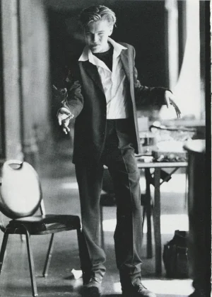 Leonardo Dicaprio teen pinup magazine clipping chair 2 sides suit Titanic RARE