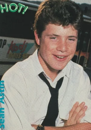 Sean Astin teen magazine pinup clipping Hot black tie Lord of the Ring Pix