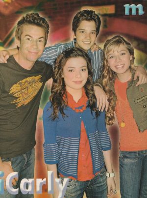 Miranda Cosgrove Nathan Kress Jennette McCurdy pinup clipping I Carly Pix