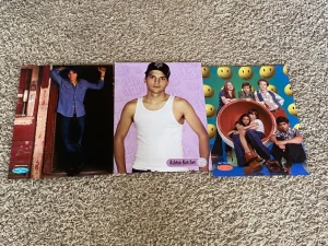 Ashton Kutcher teen magazine pinup clippings lot M Bop That 70's Show jeans pix