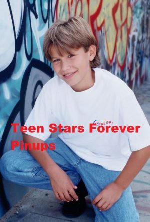 Jonathan Taylor Thomas 4x6 or 8x10 Photo vintage young boy Home Improvement jeans white shirt squatting child star JTT