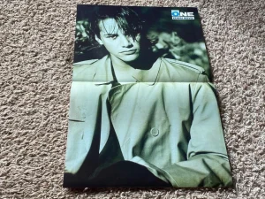 Keanu Reeves teen magazine centerfold clipping One mag actor bangs sexy pose