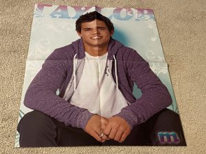 Taylor Lautner Taylor Swift teen magazine 4 page poster M purple shirty Twilight modeling