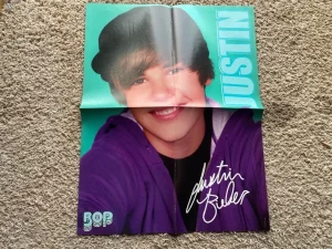Justin Bieber Taylor Lautner teen magazine poster clipping purple shirt Bop Pix