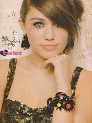 Miley Cyrus teen magazine pinup clipping cutting Hannah Montana Twist Pix young