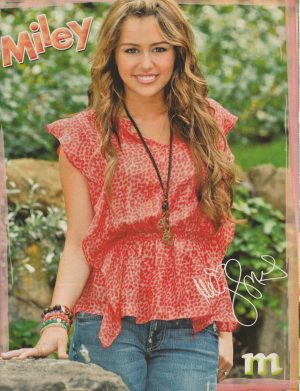 Miley Cyrus teen magazine pinup clipping cutting red shirt jeans M nature Young