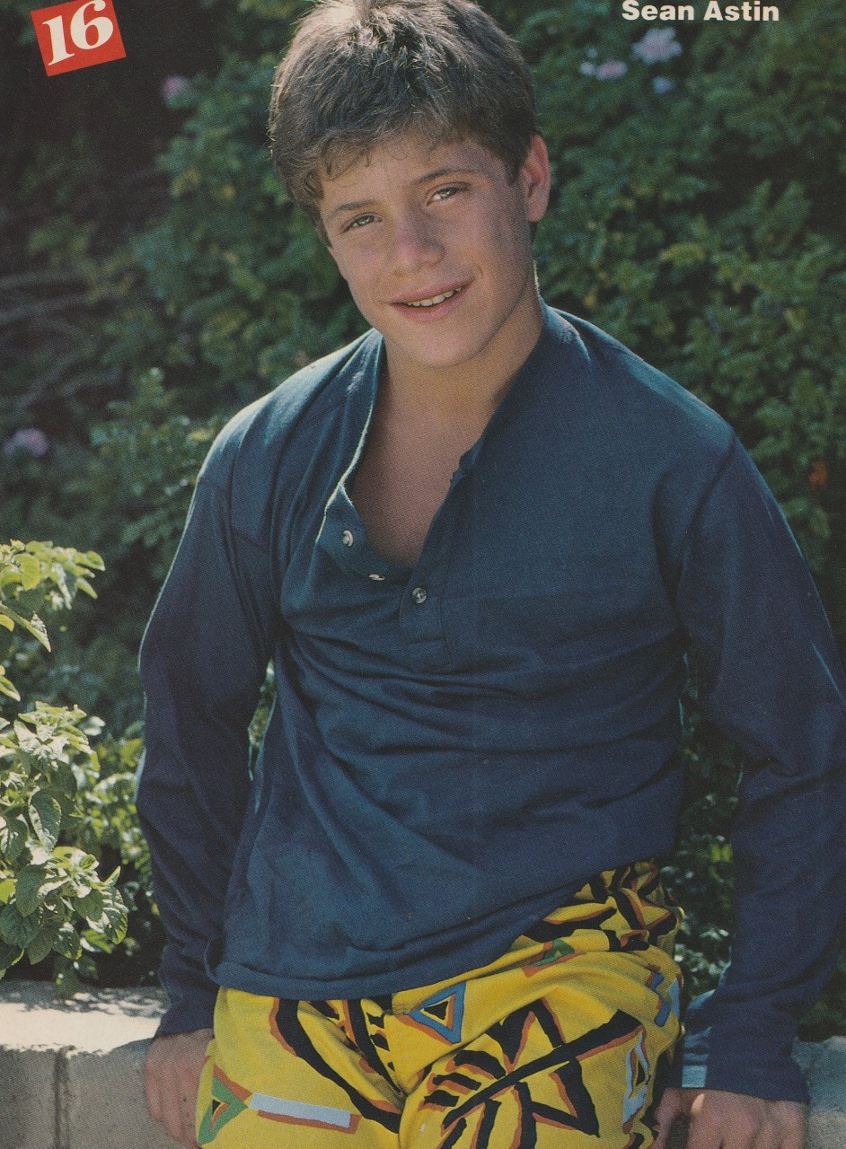 Sean Astin Dweezil Zappa teen magazine pinup clipping Goonies cutting swimsuit