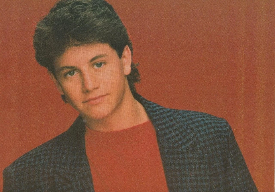 River Phoenix Kirk Cameron teen magazine pinup clipping Collectible Tiger Beat - Image 2