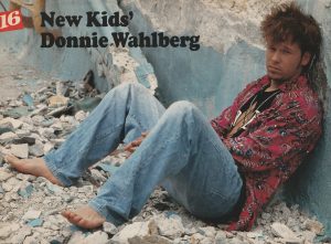 Mark Paul Gosselaar Donnie Wahlberg teen magazine pinup clipping barefoot 90's