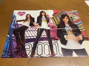 Demi Lovato Twilight Taylor Lautner Pattinson teen magazine poster clipping PIX
