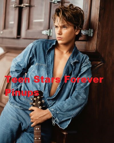 River Phoenix 4×6 or 8x10 Photo vintage picture open jean shirt modeling guitar 80's pix
