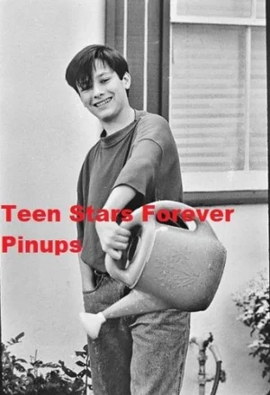 Edward Furlong 4×6 or 8x10 Photo vintage 90's promo home Child Star Gardening pix