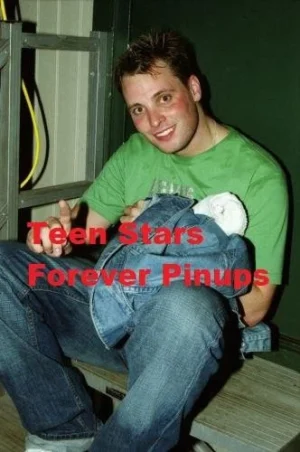 Rich Cronin LFO Rip green shirt sexy pose boy band