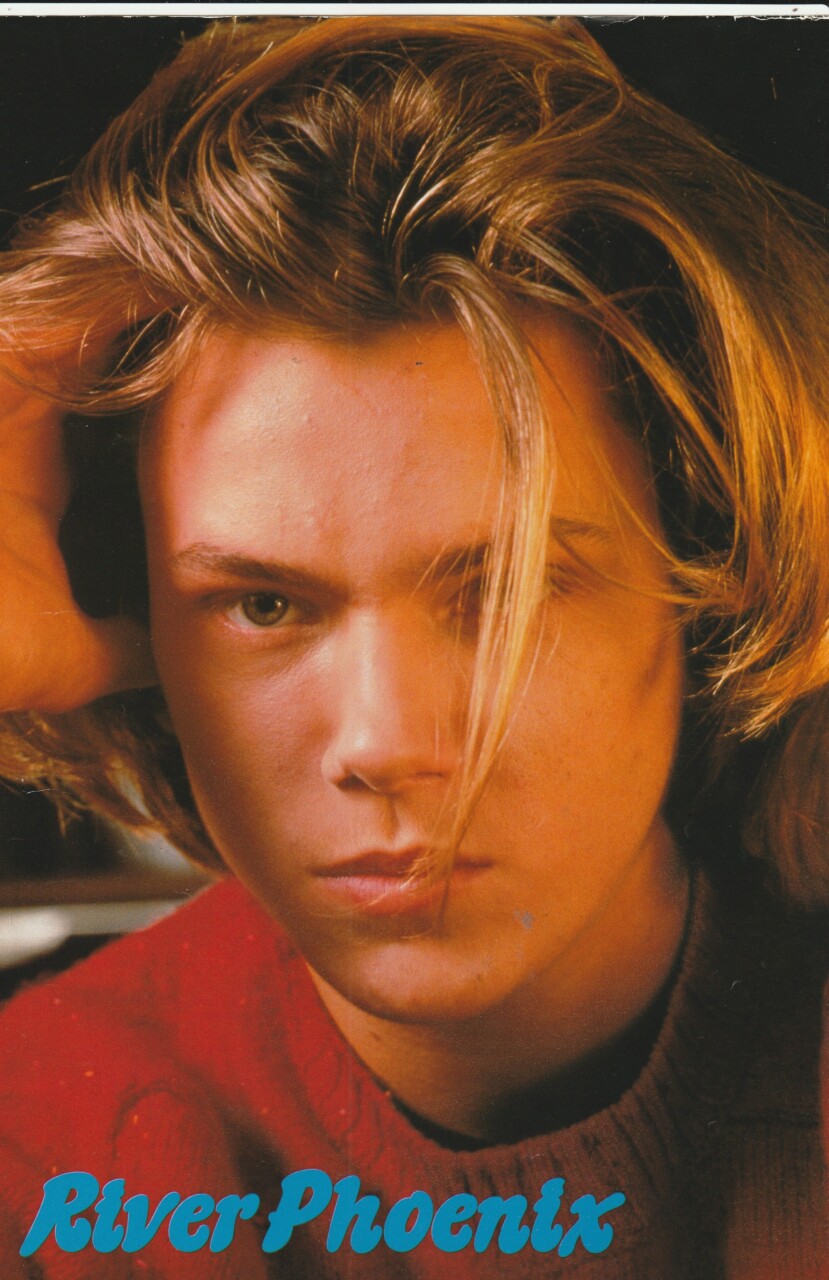 River Phoenix Alyssa Milano teen magazine pinup clipping headshot Japan young