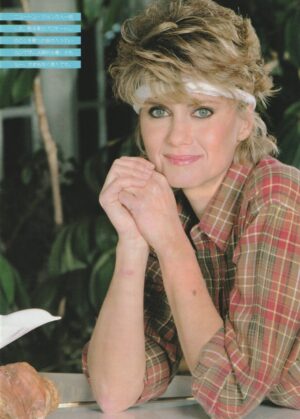 Olivia Newton John Karen teen magazine pinup clipping clasp hands Japan Pix