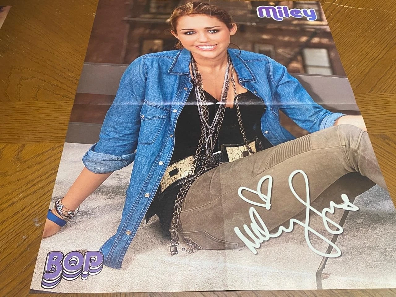 Miley Cyrus Taylor Lautner teen magazine poster clipping jean shirt Bop young
