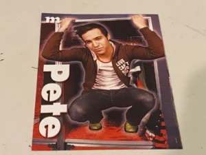 Fall Out Boy Pete Wentz teen magazine pinup clipping squatting hot M Pix
