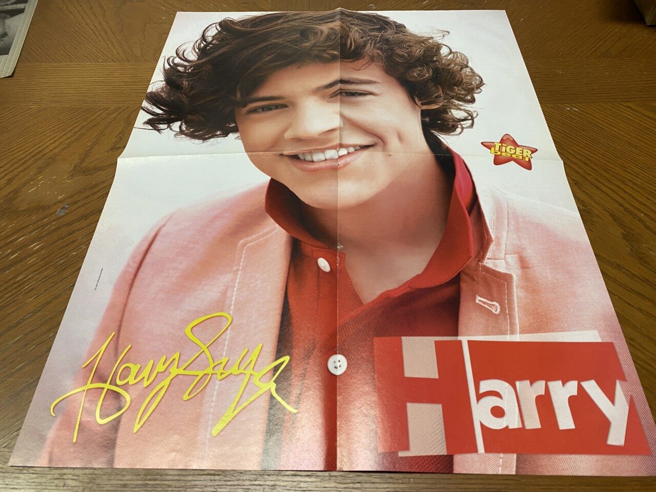 Harry Styles Big Time Rush teen magazine poster clipping One Direction red shirt Tiger Beat