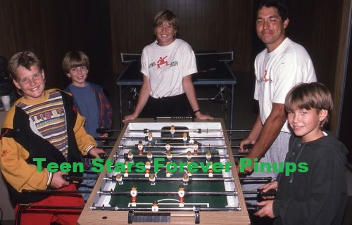 Jonathan Taylor Thomas Taran Noah Smith Zachery Ty Bryan 4×6 or 8x10 4x6 vintage photo game Home Improvement Set