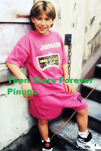 Jonathan Taylor Thomas 4×6 or 8x10 vintage photo picture young pink shorts JTT 90's Pix