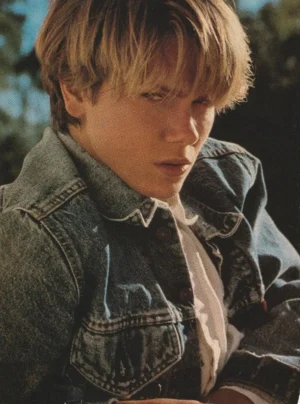 River Phoenix teen pinup clipping vintage Stand By Me Star Mag jean Jacket Pix