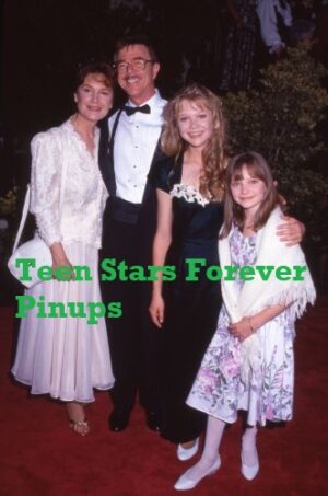 Ariana Richards 4×6 or 8x10 vintage photo picture family 90's pix