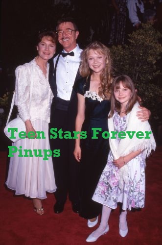 Ariana Richards 4×6 or 8x10 vintage photo picture family 90's pix