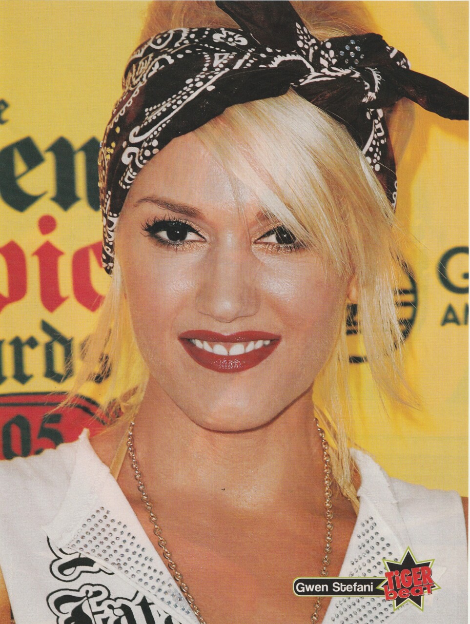Gwen Stefani No Doubt Avril Lavigne teen pinup clipping chain fence Tiger Beat - Image 2