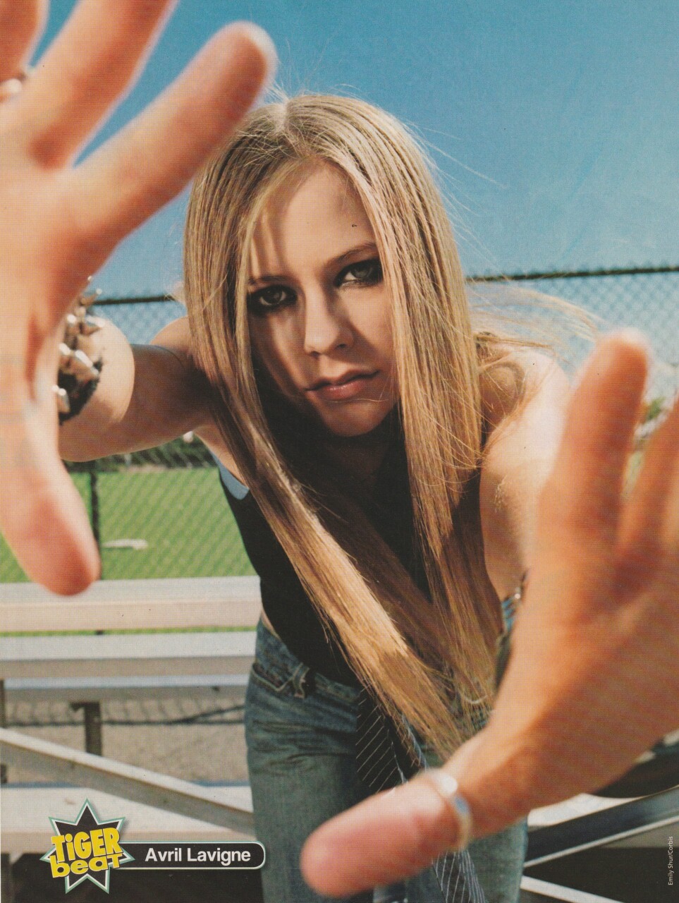 Gwen Stefani No Doubt Avril Lavigne teen pinup clipping chain fence Tiger Beat