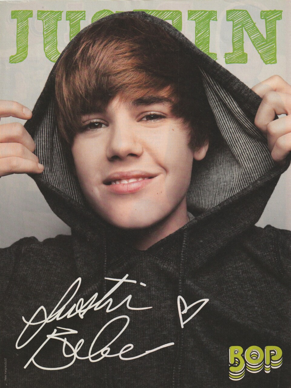 Justin Bieber teen magazine pinup clipping black hoodie close up Bop child star