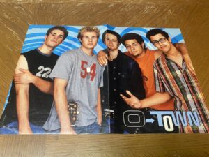 O-town Angelina Jolie teen magazine poster magazine clipping Bravo Tom Raider