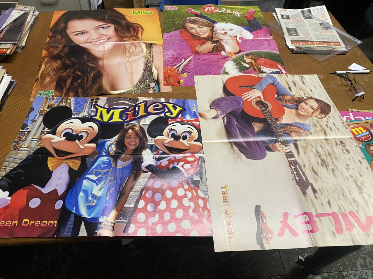 Miley Cyrus teen magazine pinup poster clippings lot Hannah Montanna Huge - Image 3