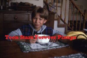 Jonathan Taylor Thomas 4×6 or 8x10 photo vintage teen idol promo home crush JTT