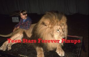 Jonathan Taylor Thomas 4×6 or 8x10 vintage photo zoo lion 90's young pix teen idol