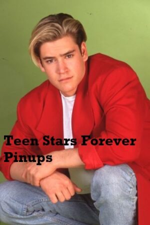 Mark Paul Gosselaar 4×6 or 8x10 vintage photo picture modeling red shirt squatting 90's Saved by the Bell Retro photo shoot
