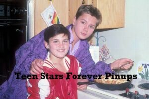 River Phoenix Leaf Phoenix boys home kitchen cooking 80's child stars vintage picture photo pix