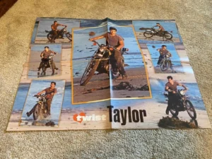 Taylor Lautner Taylor Swift teen magazine poster clipping Motorcycle sand Twist